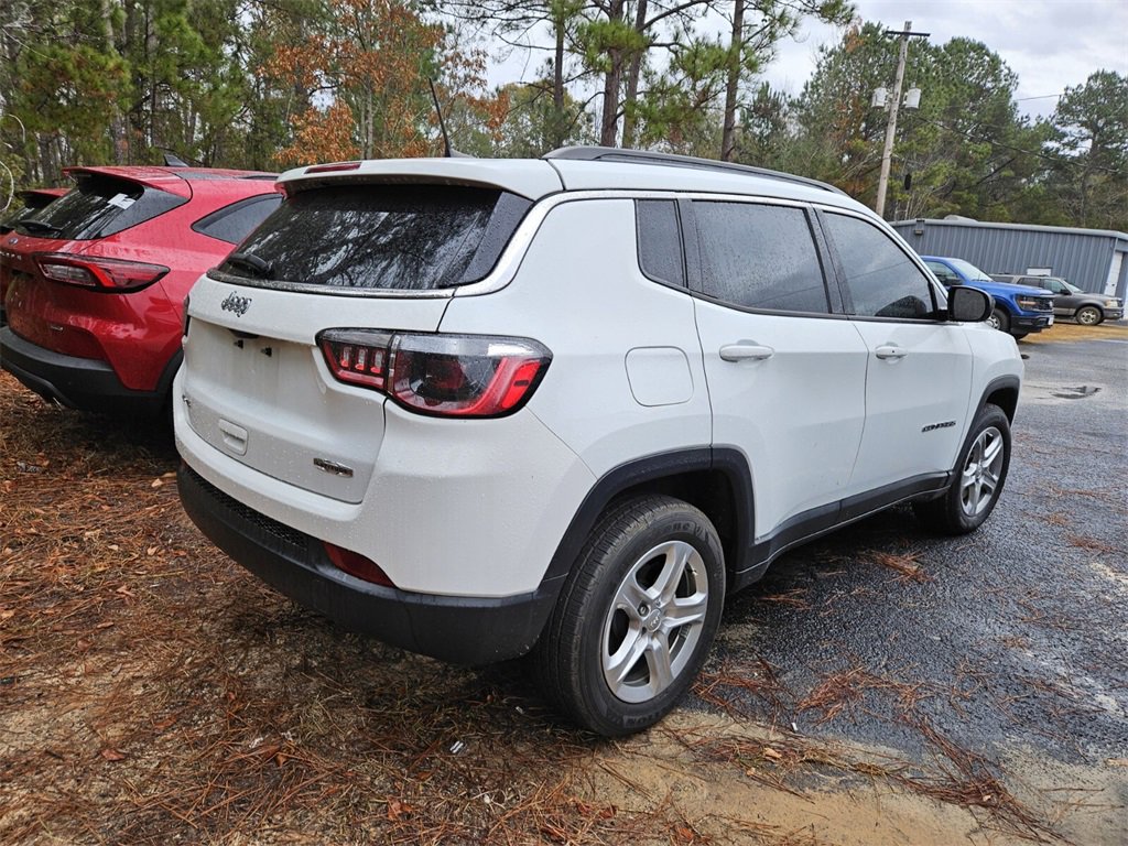 Used 2023 Jeep Compass Latitude w/ Sun and Sound Group image 10