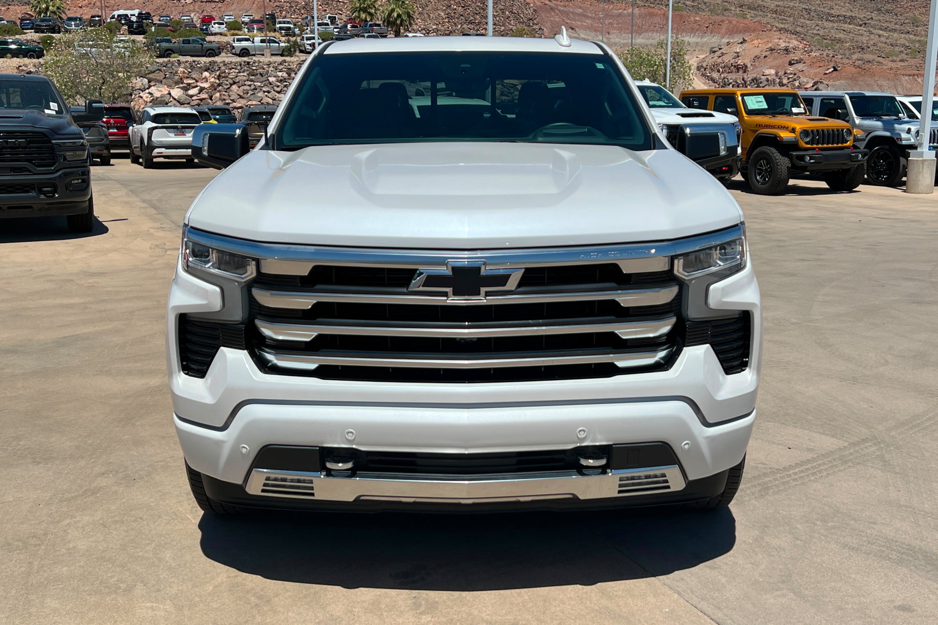 Used 2024 Chevrolet Silverado 1500 High Country w/ Technology Package AWD/4WD image 9