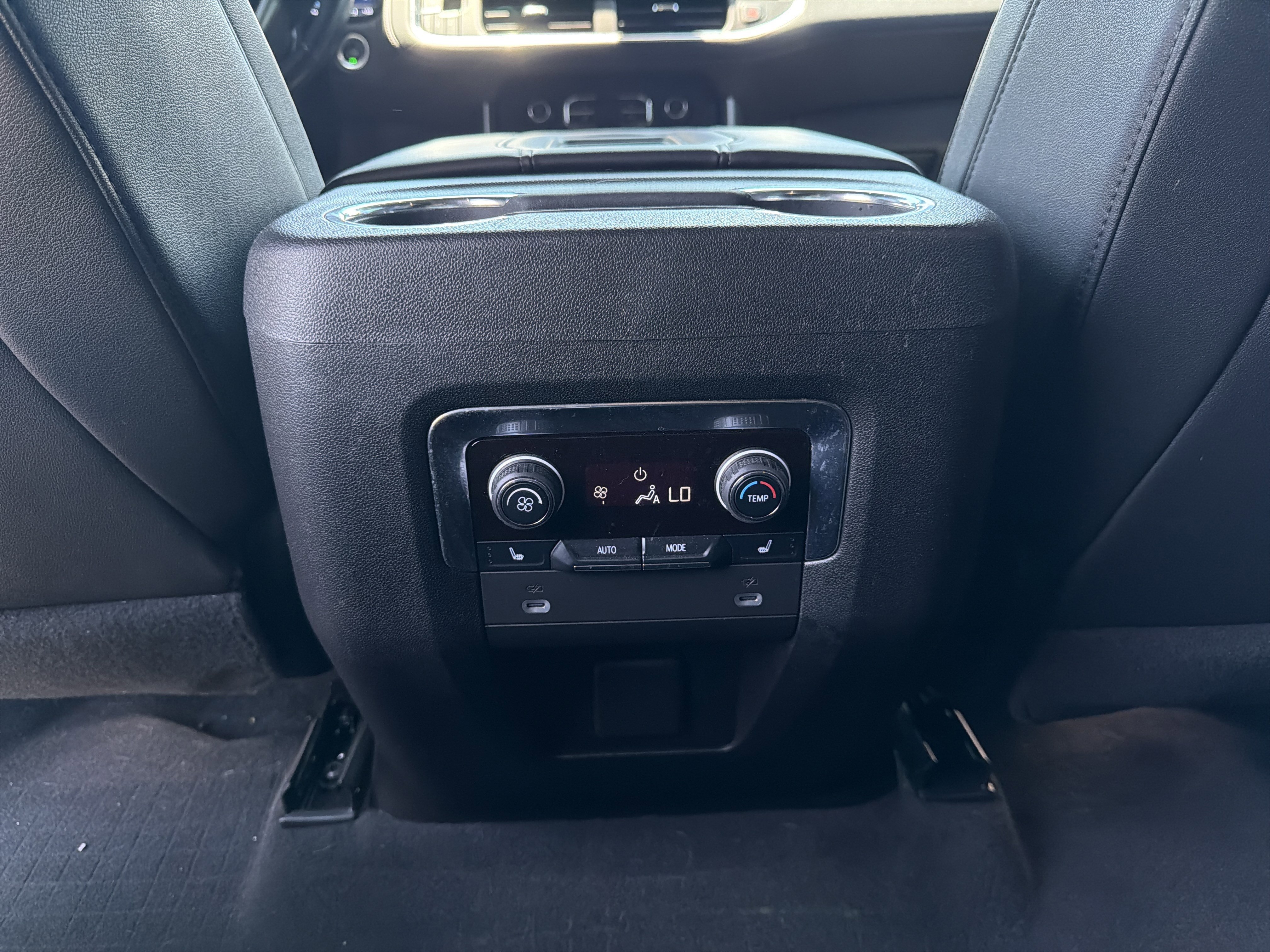 Used 2022 Chevrolet Tahoe LT w/ LT Signature Plus Package RWD image 23