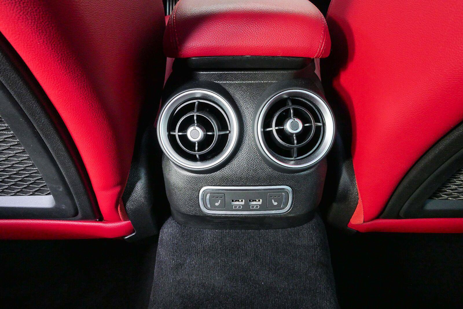 Used 2024 Alfa Romeo Giulia Quadrifoglio RWD image 17
