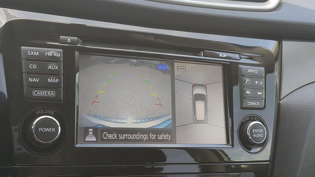 Used 2016 Nissan Rogue SV w/ SV Premium Package image 17