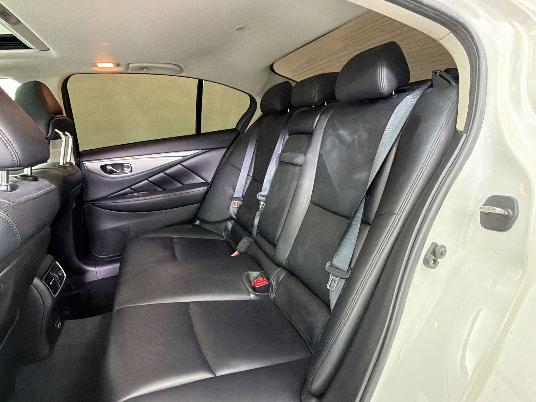 Used 2021 INFINITI Q50 Luxe w/ Cargo Package RWD image 15