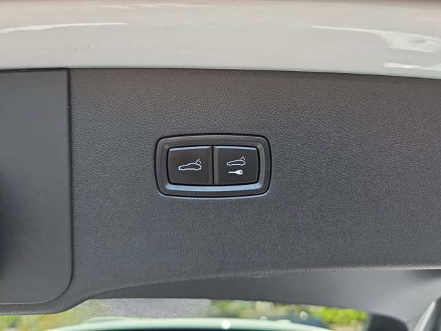 Used 2024 Porsche Cayenne Coupe AWD/4WD image 13