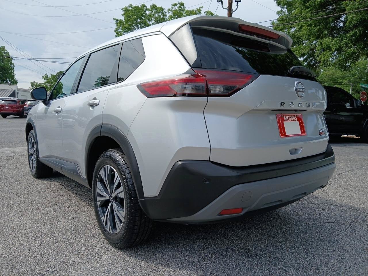 Used 2022 Nissan Rogue SV FWD image 8