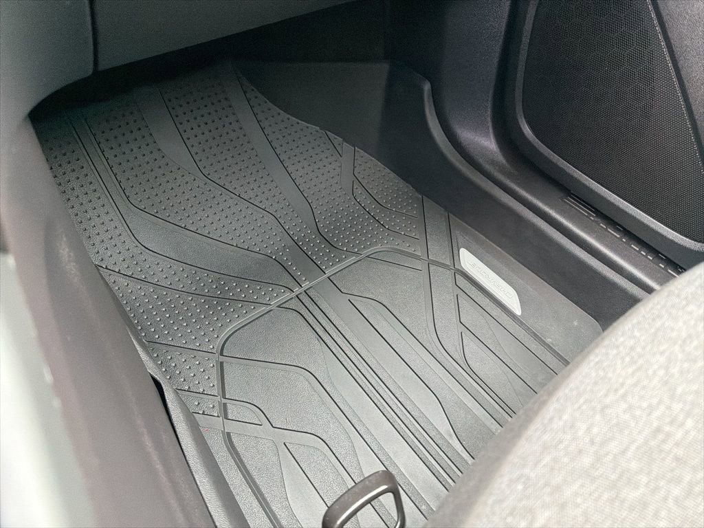 Certified 2024 Chevrolet Equinox LT w/ LPO, Floor Liner Package FWD image 30