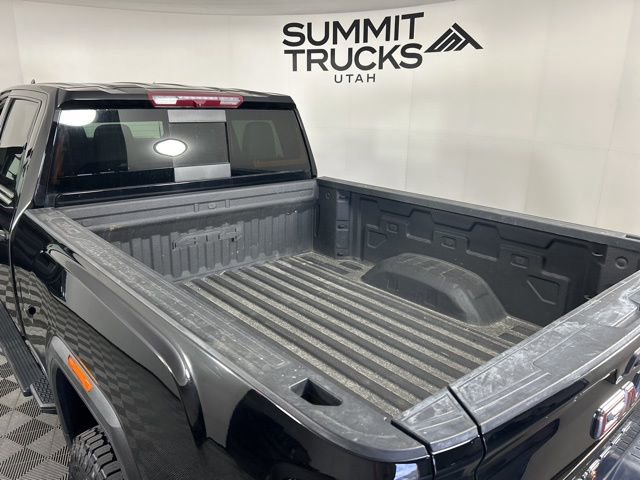 Used 2024 GMC Sierra 3500 AT4 w/ AT4 Preferred Package AWD/4WD image 9