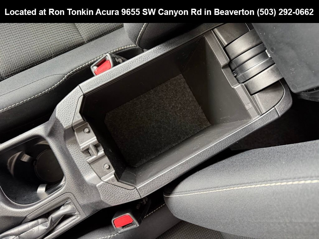 Used 2016 Toyota RAV4 XLE AWD/4WD image 28