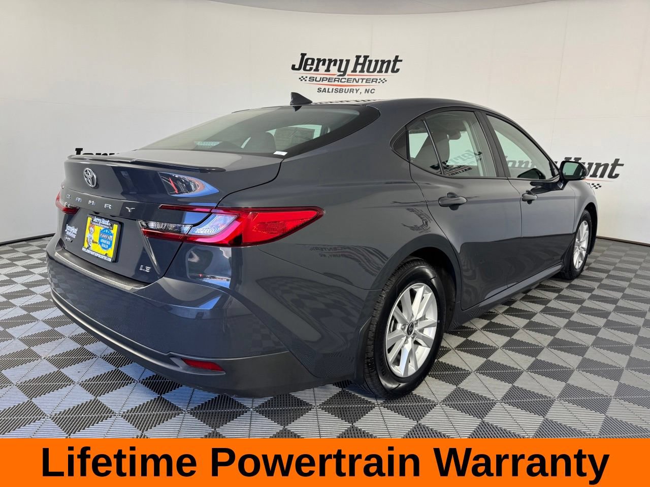 Used 2025 Toyota Camry LE FWD image 7