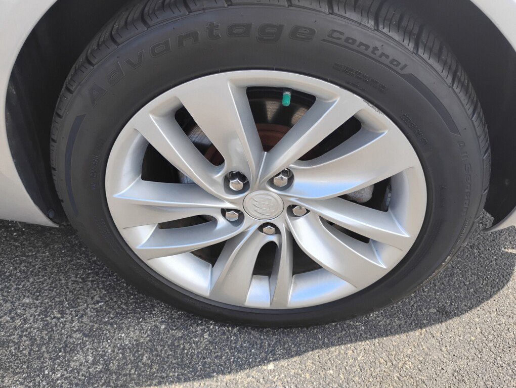Used 2015 Buick Regal Premium FWD image 25