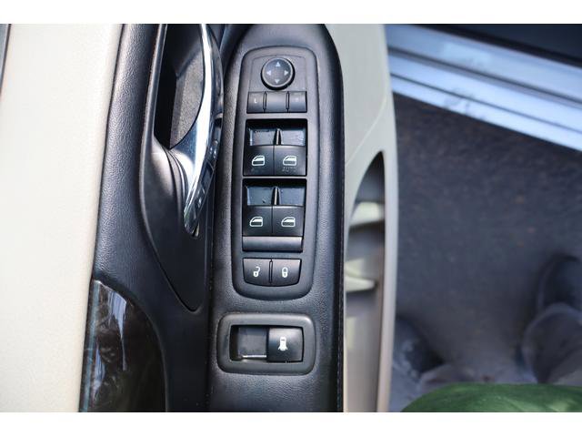 Used 2015 Dodge Grand Caravan SXT image 11