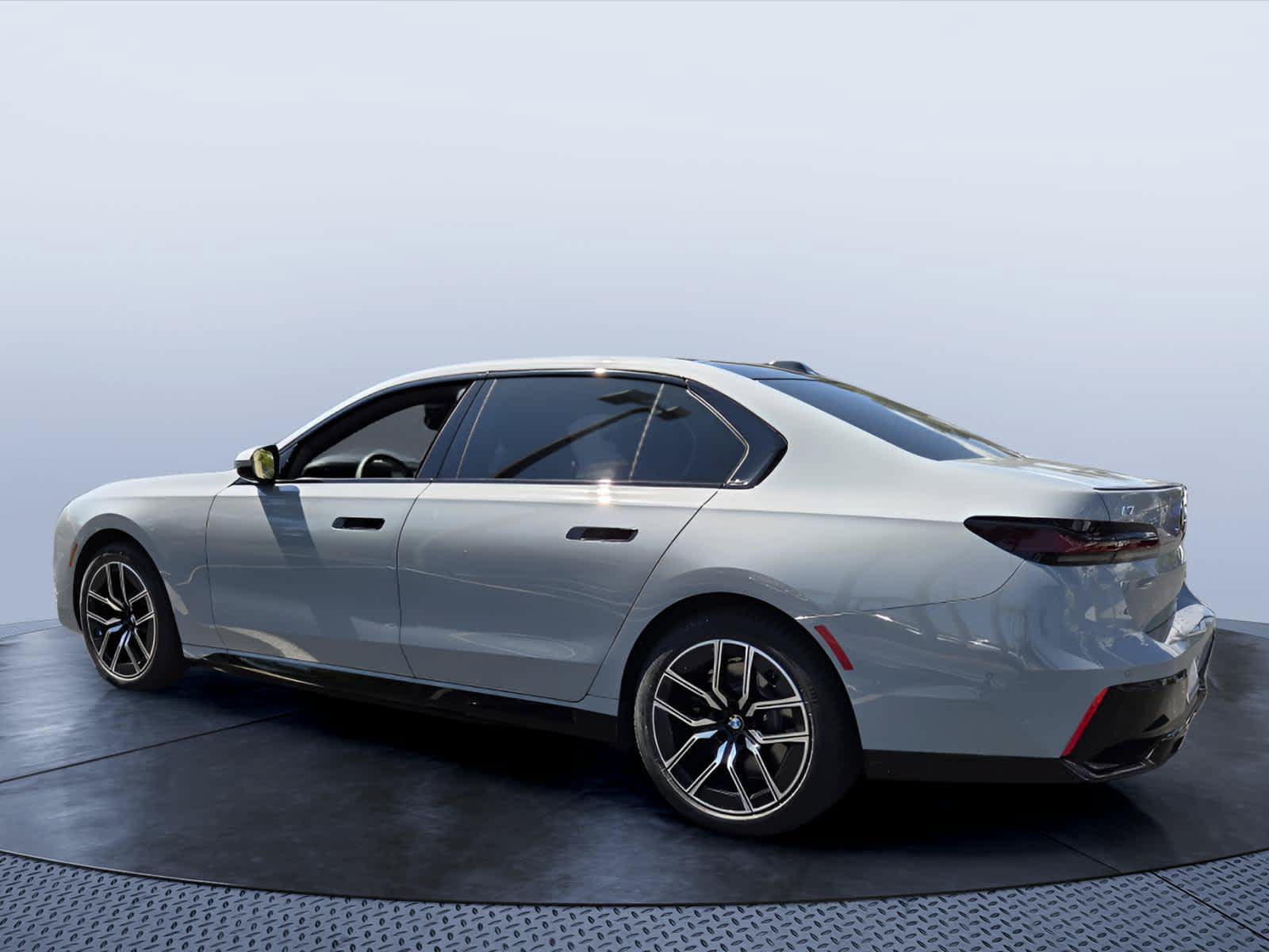Certified 2023 BMW i7 xDrive60 AWD/4WD image 4