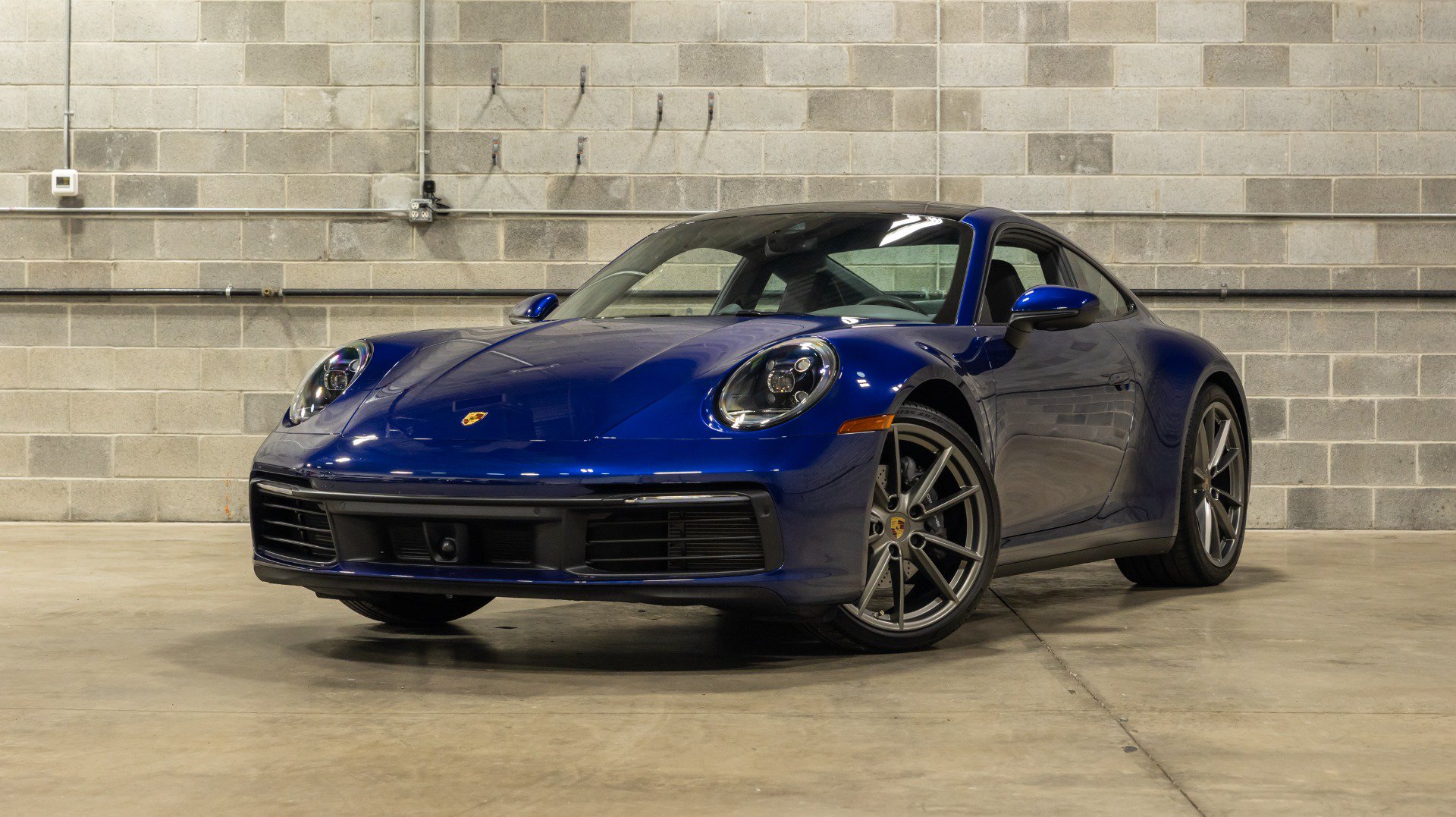 Used 2020 Porsche 911 Carrera w/ Premium Package RWD image 3