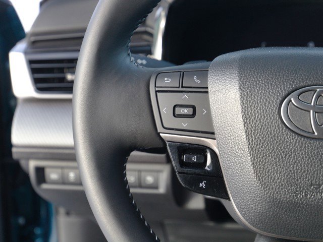 Used 2026 Toyota Camry SE image 18