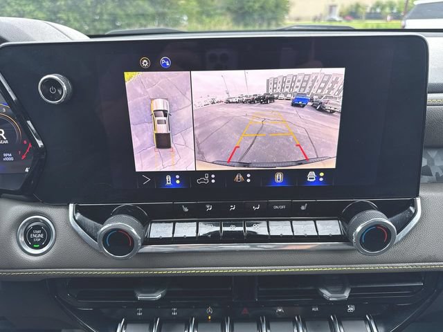 Used 2024 Chevrolet Colorado ZR2 w/ Technology Package AWD/4WD image 15