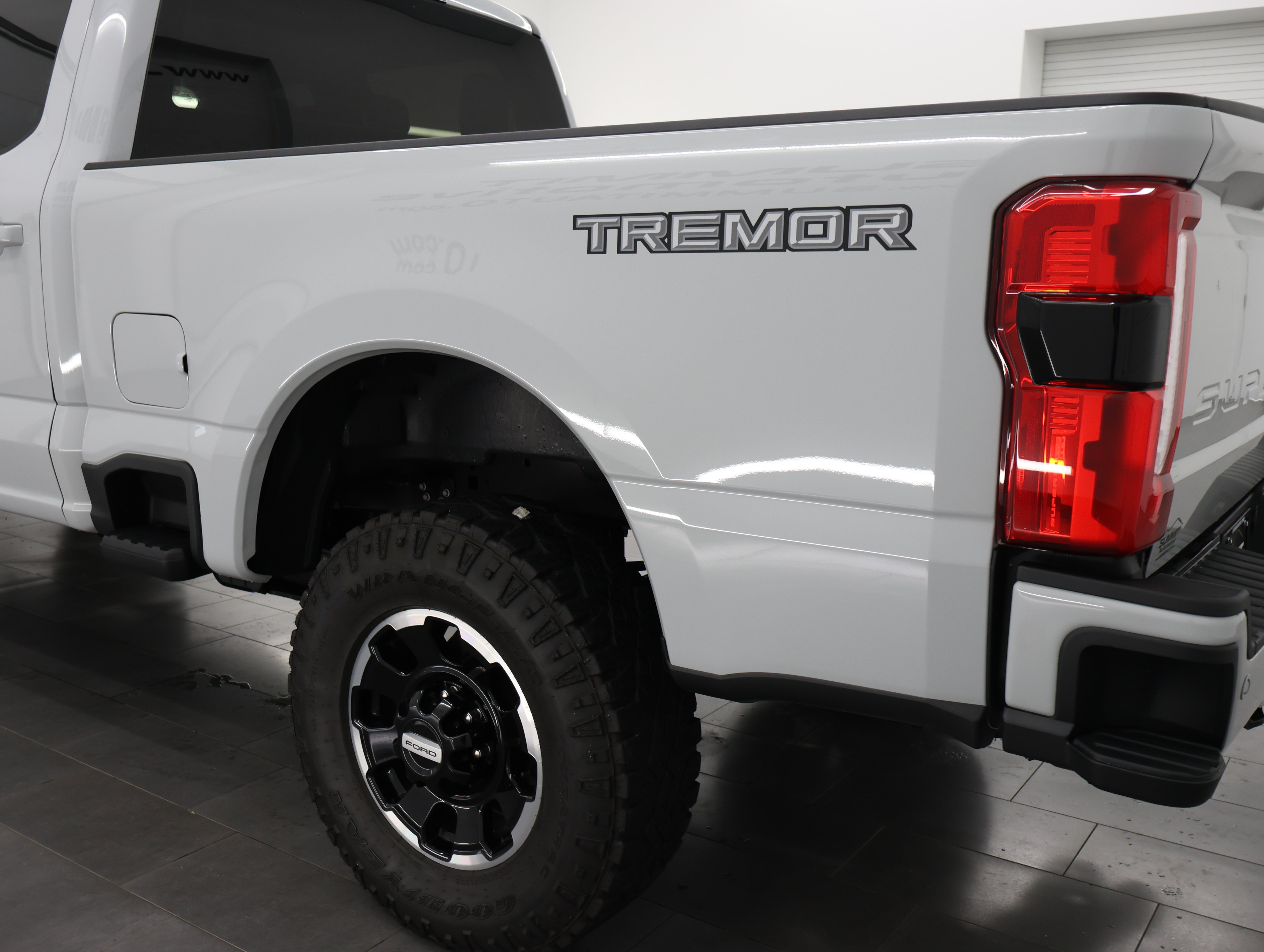 Used 2025 Ford F250 XLT w/ Black Appearance Package AWD/4WD image 34