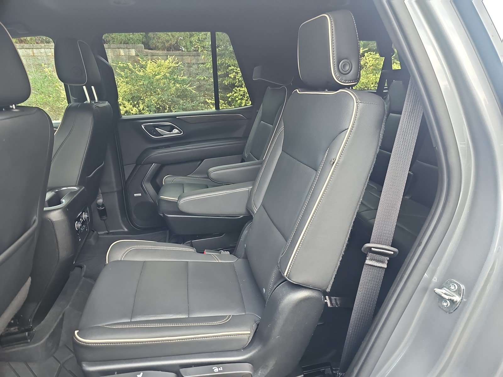 Used 2022 Chevrolet Tahoe Premier AWD/4WD image 28