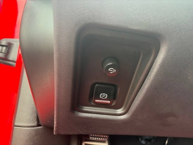 Used 2022 Chevrolet Corvette Stingray Coupe w/ 1LT RWD image 18