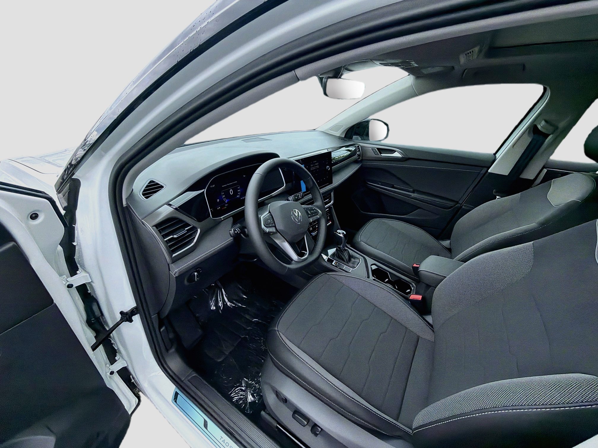 New 2026 Volkswagen Taos SE FWD image 9