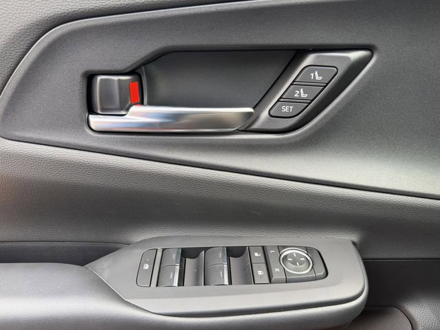 New 2026 Toyota Prius Plug-In Hybrid FWD image 25