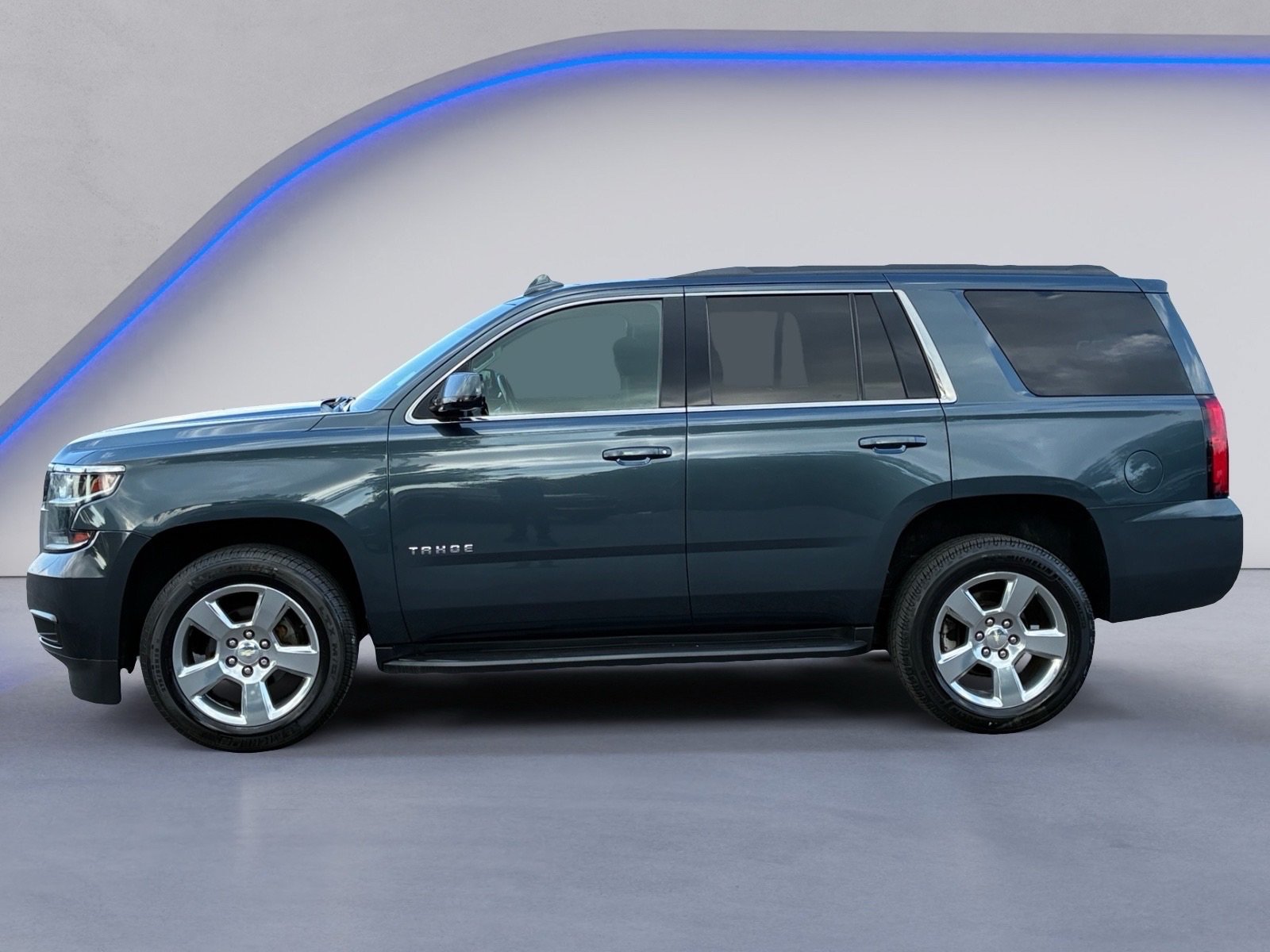 Used 2019 Chevrolet Tahoe LS w/ Enhanced Driver Alert Package RWD image 13