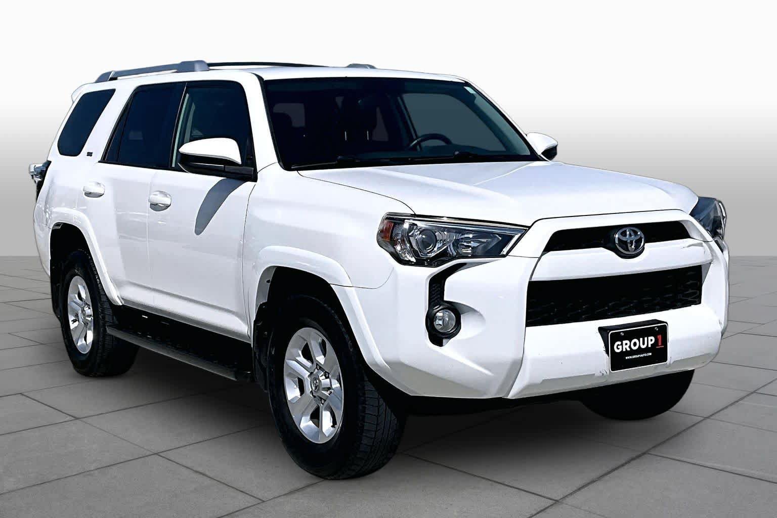 Used 2017 Toyota 4Runner SR5 RWD image 3