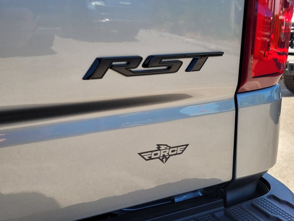New 2025 Chevrolet Silverado 1500 RST w/ Redline Edition AWD/4WD image 15