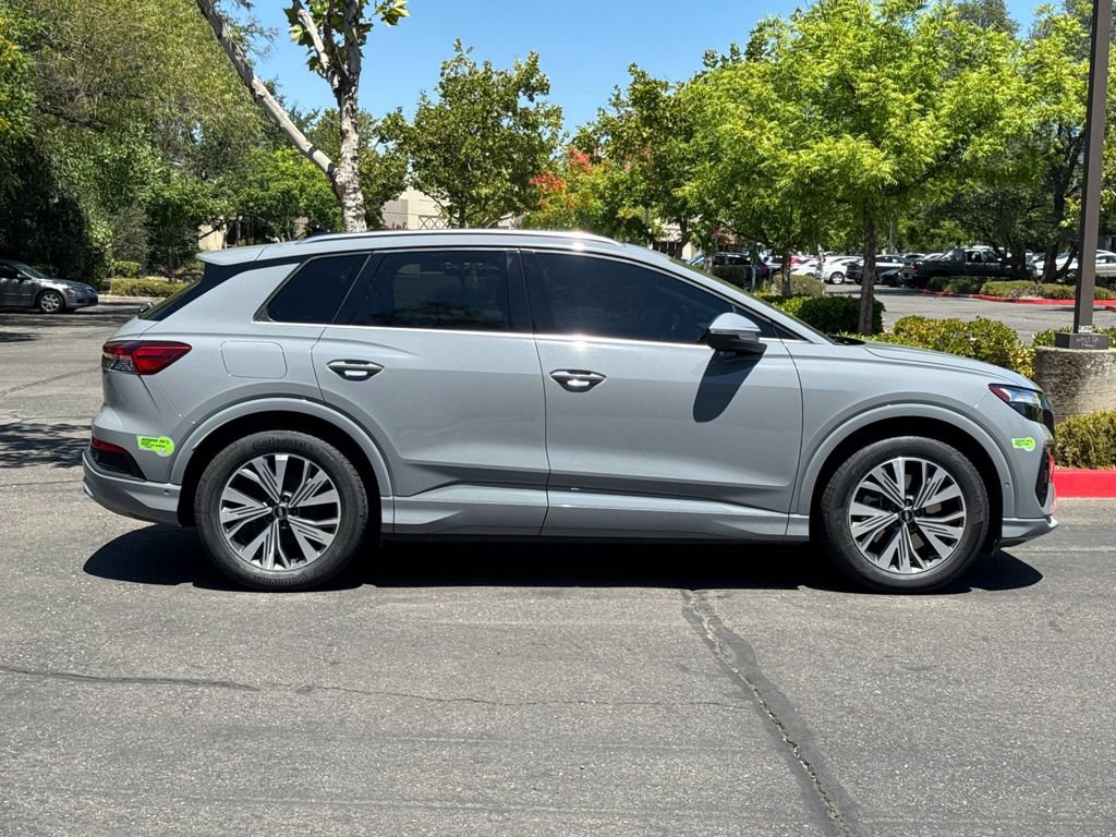Used 2023 Audi Q4 e-tron Premium Plus w/ Premium Plus RWD image 4