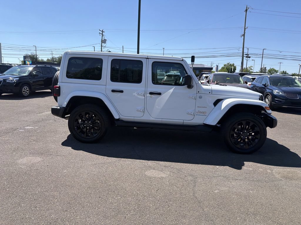 Used 2024 Jeep Wrangler Unlimited Sahara w/ Technology Group AWD/4WD image 7