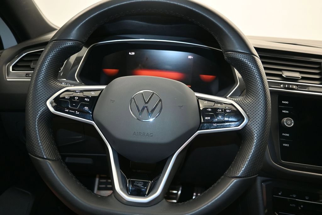 Used 2023 Volkswagen Tiguan SE R-Line FWD image 13