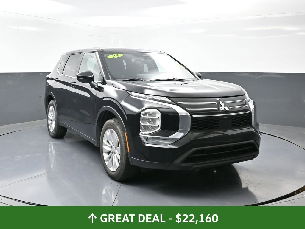 Used 2025 Mitsubishi Outlander ES image 7