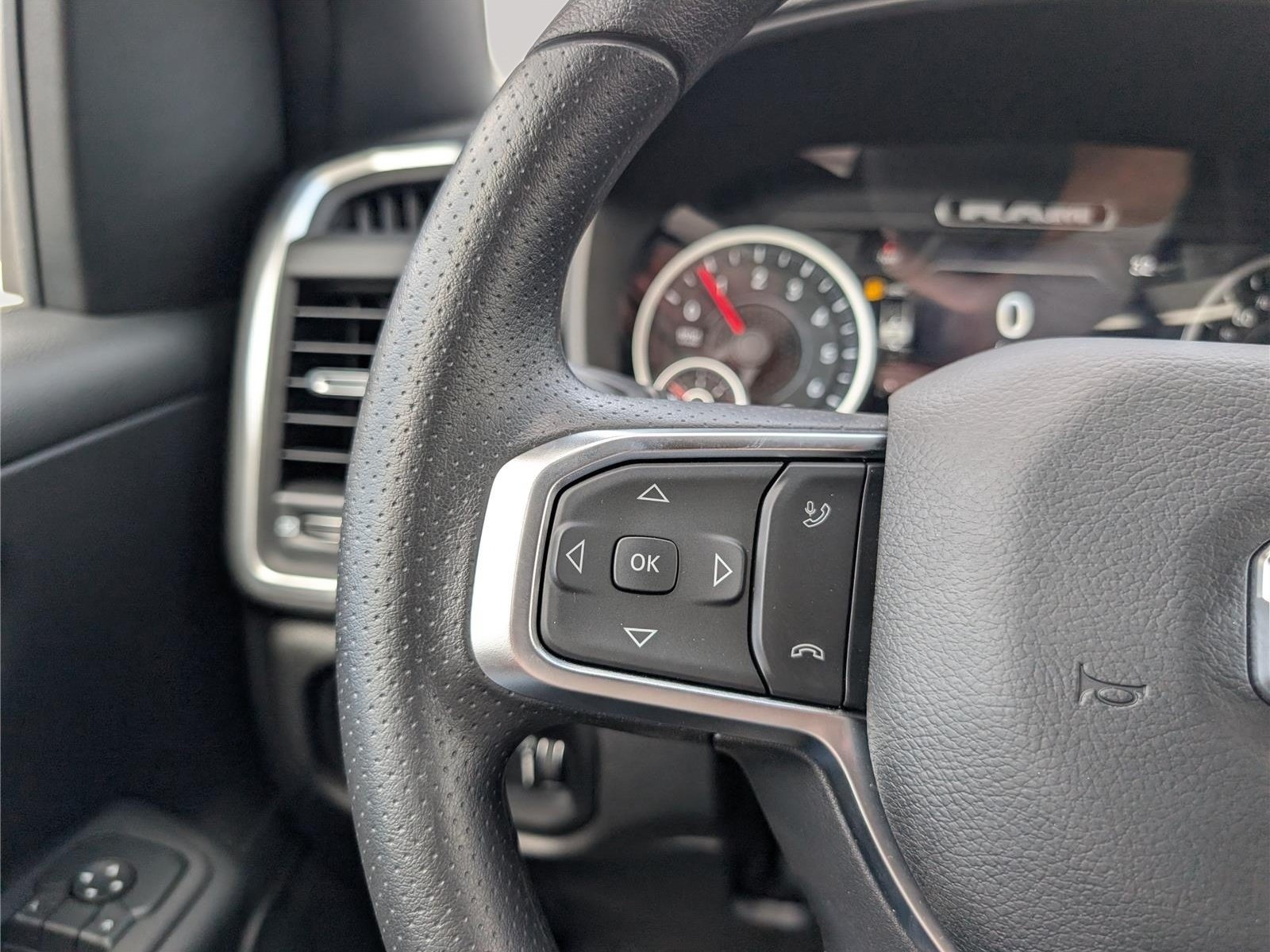 New 2026 RAM 1500 Express AWD/4WD image 17