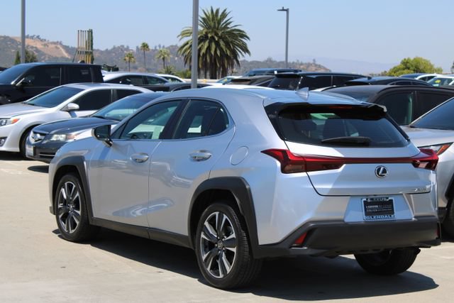 Certified 2025 Lexus UX 300h FWD image 18