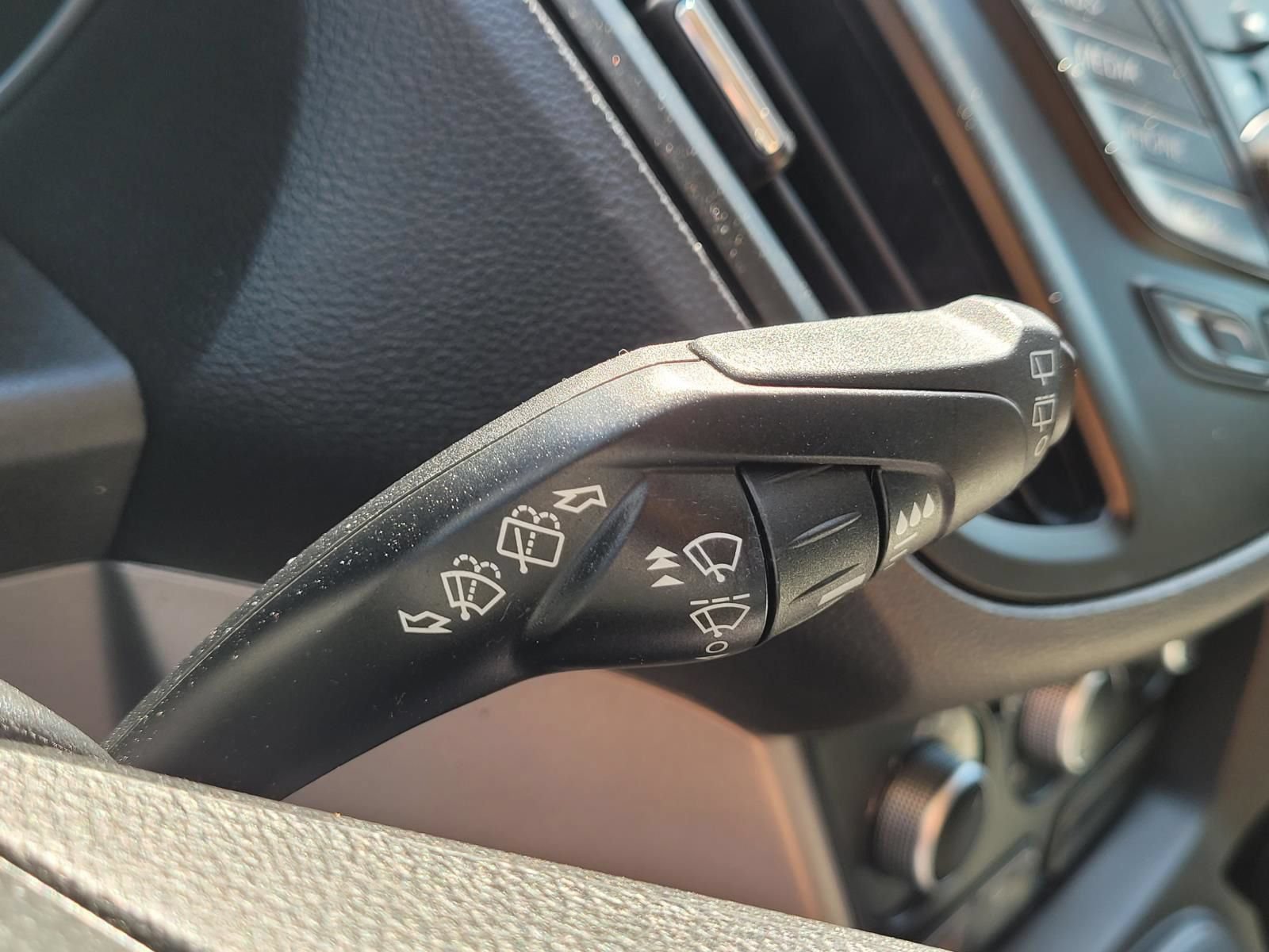 Used 2015 Ford Escape SE FWD image 33