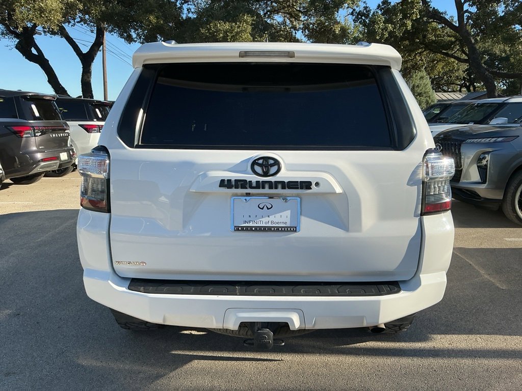 Used 2016 Toyota 4Runner SR5 image 4