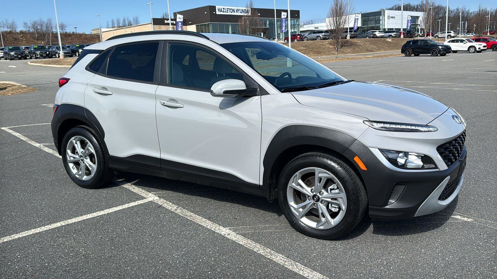 Used 2023 Hyundai Kona SEL image 2