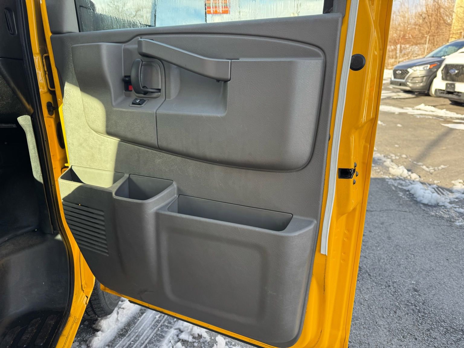 Used 2021 GMC Savana 3500 Extended w/ Power Convenience Package RWD image 10