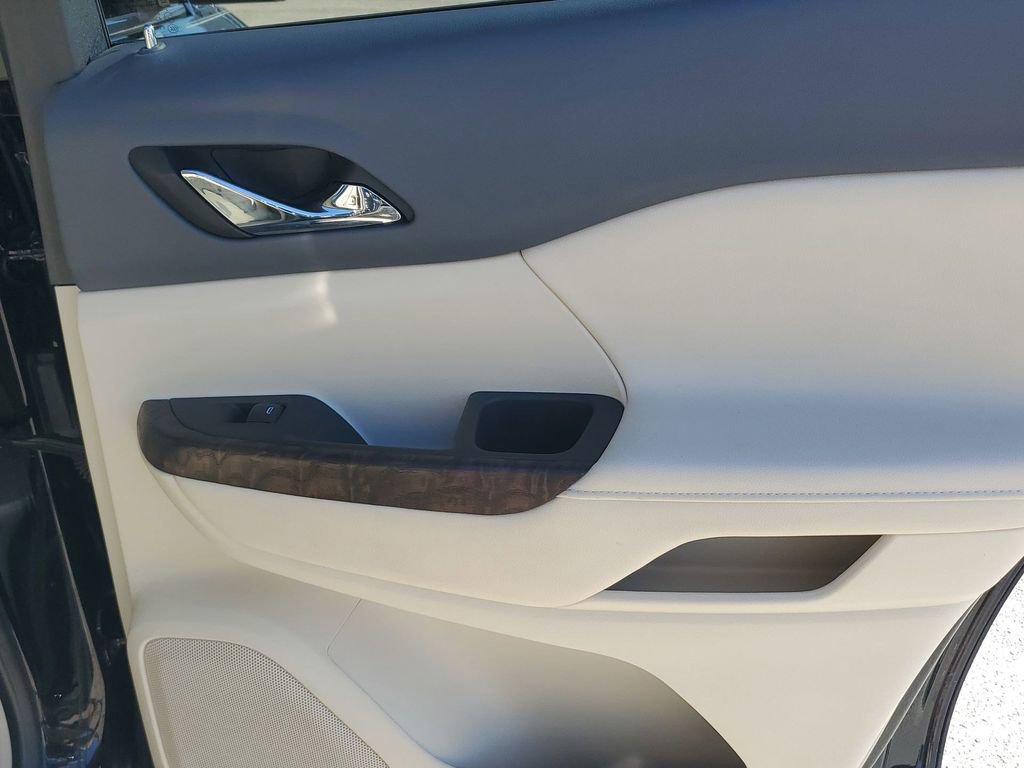 Used 2021 GMC Acadia Denali w/ Denali Technology Package image 44