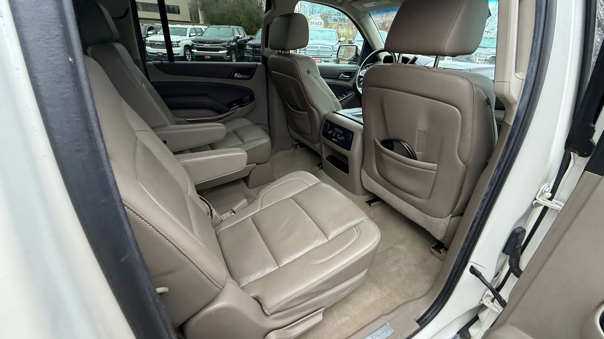 Used 2015 Chevrolet Suburban LTZ image 29