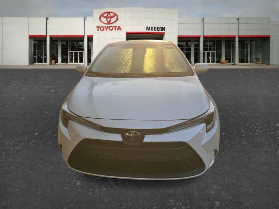 Used 2026 Toyota Corolla LE FWD image 2