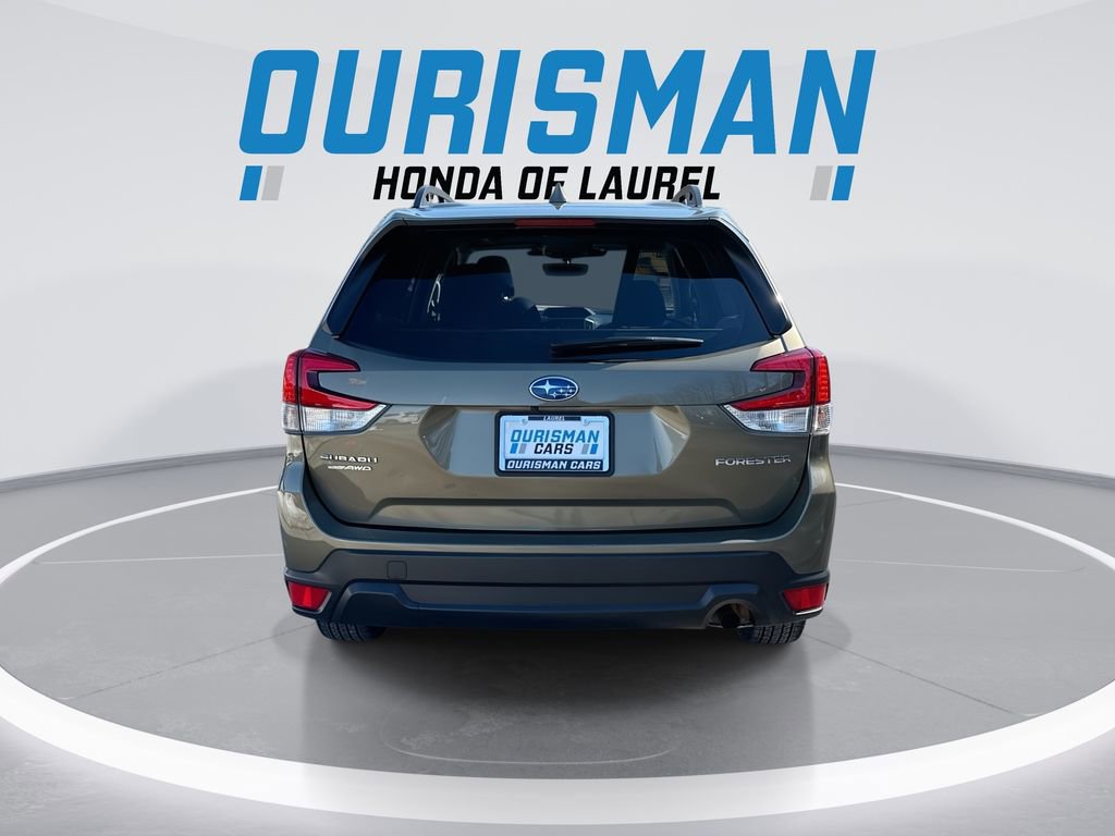 Used 2023 Subaru Forester Premium image 7