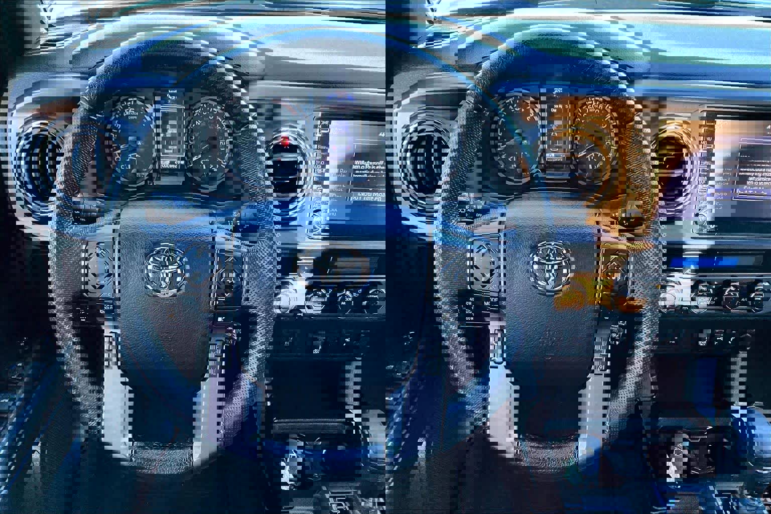 Used 2023 Toyota Tacoma TRD Off-Road image 6