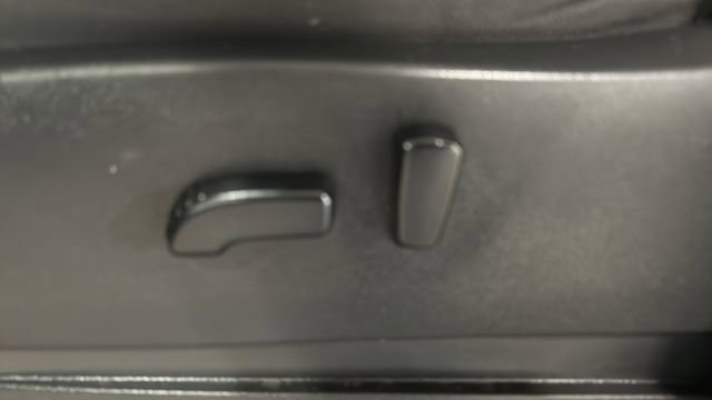 Used 2022 Nissan Frontier SV w/ Technology Package image 36