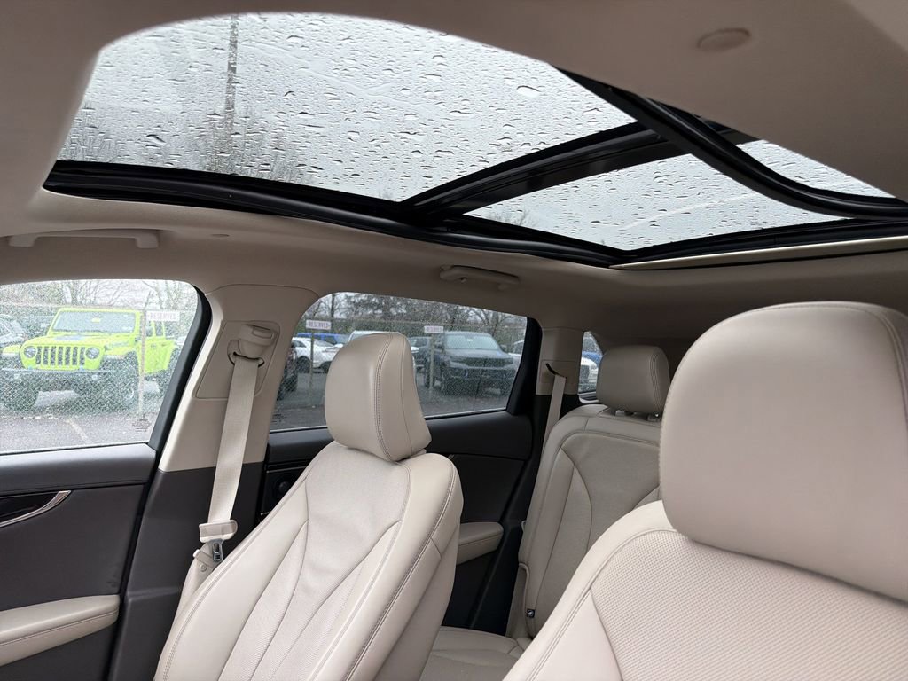 Certified 2022 Lincoln Nautilus Reserve image 28