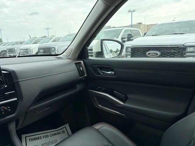 Used 2023 Nissan Pathfinder Platinum w/ Lighting Package (N93) AWD/4WD image 23