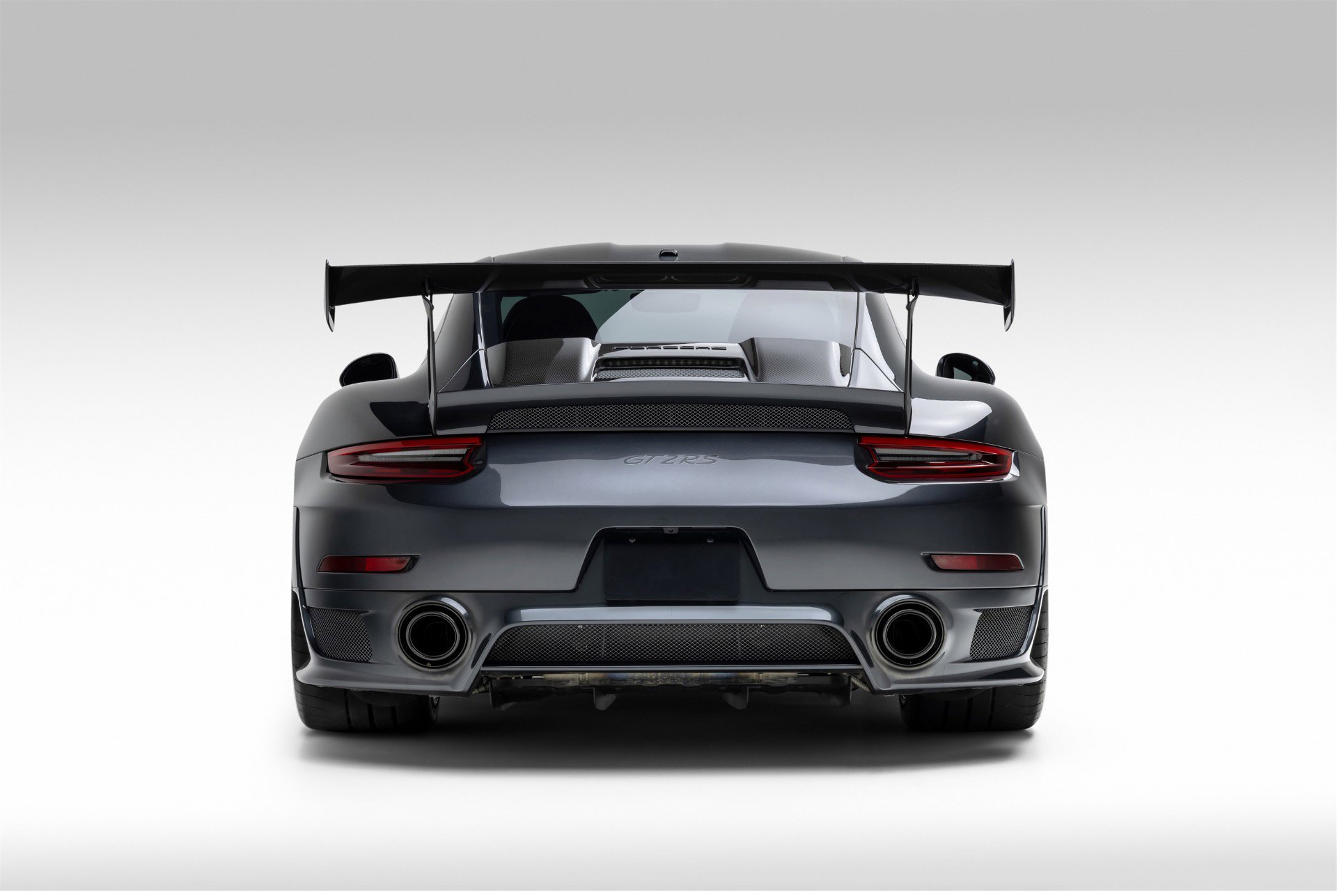 Used 2018 Porsche 911 GT2 RS image 4