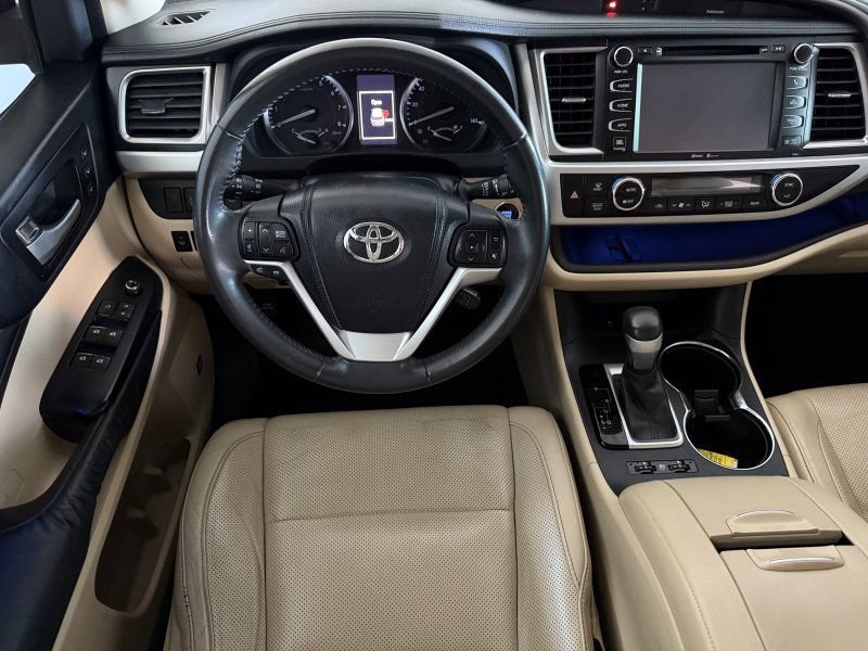 Used 2014 Toyota Highlander Limited FWD image 22