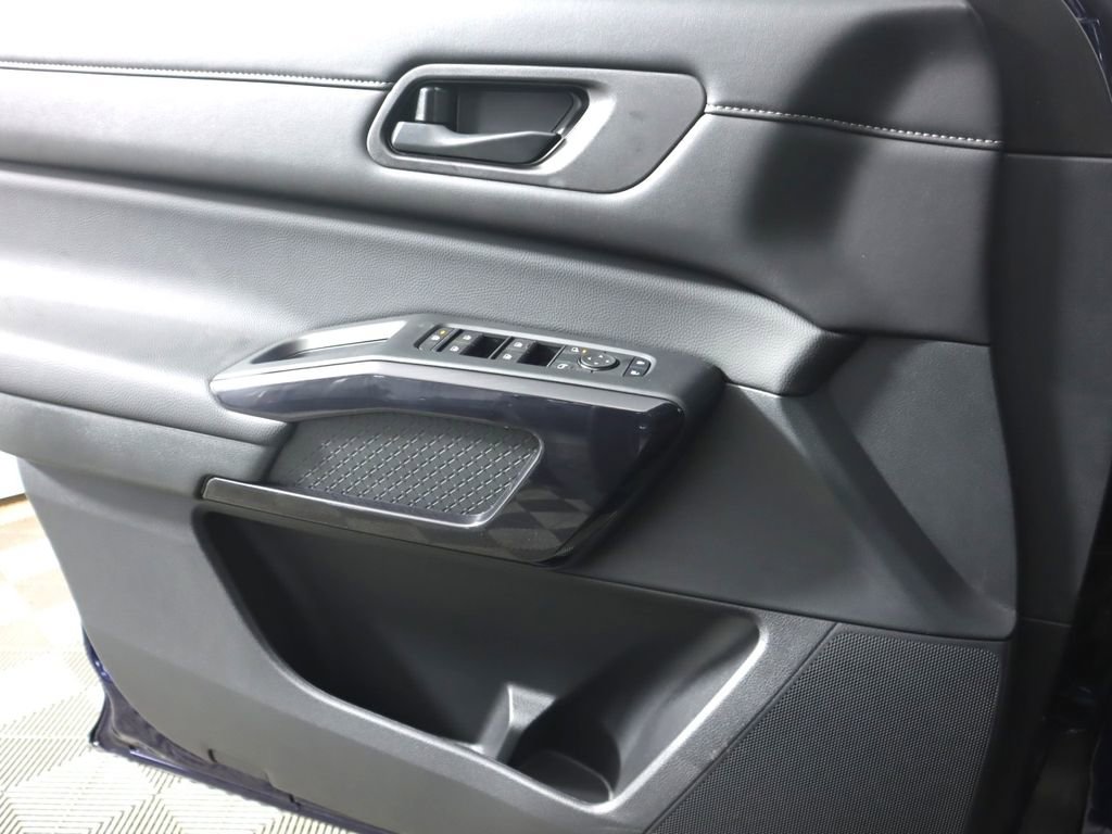 New 2026 Nissan Pathfinder SV image 16