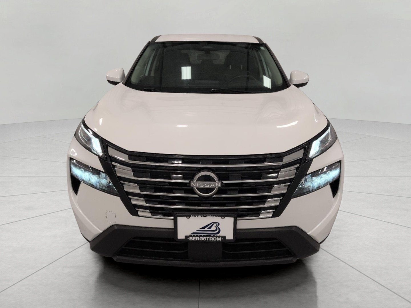 Used 2025 Nissan Rogue SV AWD/4WD image 13