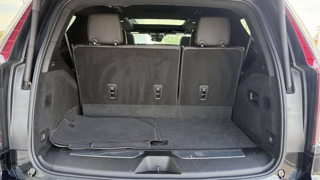 Used 2022 Cadillac Escalade Premium Luxury AWD/4WD image 58