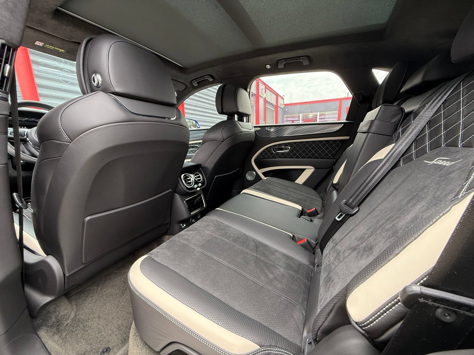 Used 2021 Bentley Bentayga Speed AWD/4WD image 27